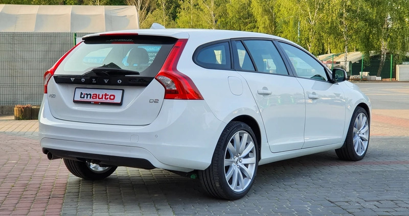 Volvo V60 cena 55900 przebieg: 212000, rok produkcji 2017 z Kraków małe 436